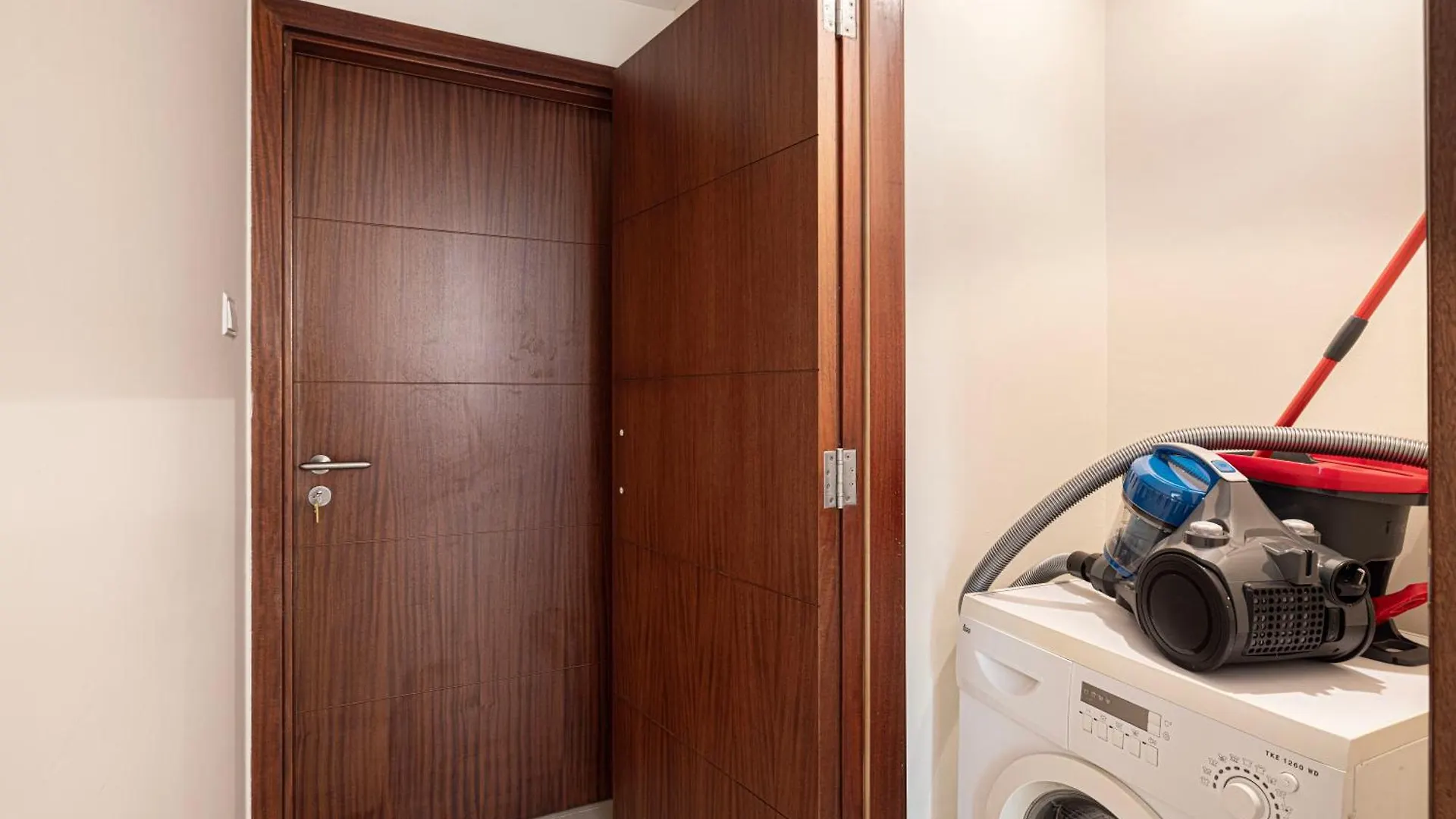 Splendid 2Br Burj Khalifa & Fountain View Apartment Dubai